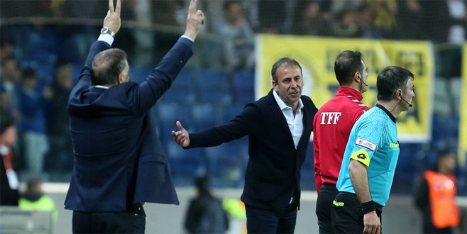 Abdullah Avcı ile Advocaat fena kapıştı