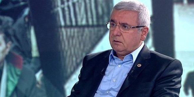 Mehmet Metiner Bülent Arınç’ı topa tuttu