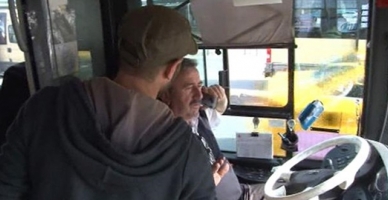 Halk otobüsünde 1 Mayıs gerilimi