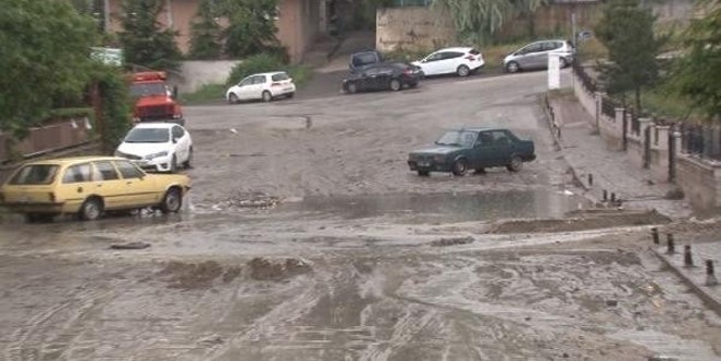 Ankara’yı seller götürdü
