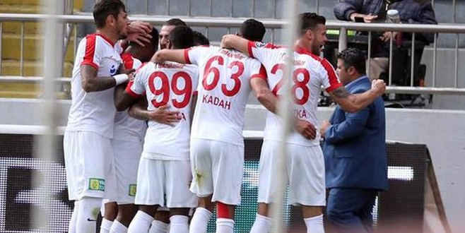 Antalyaspor Kasımpaşa’yı dağıttı