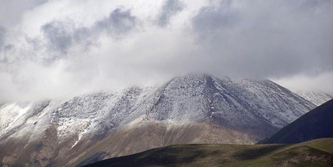 Ardahan’a mayıs karı yağdı!
