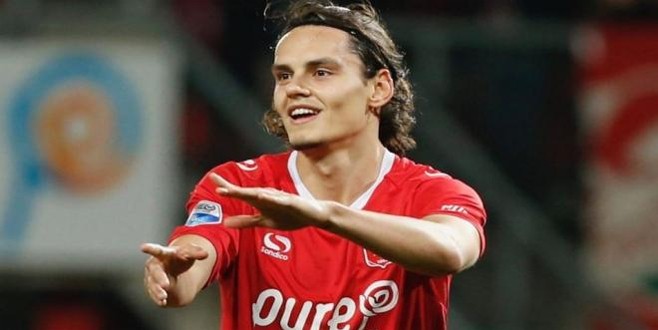 Enes Ünal kimdir?