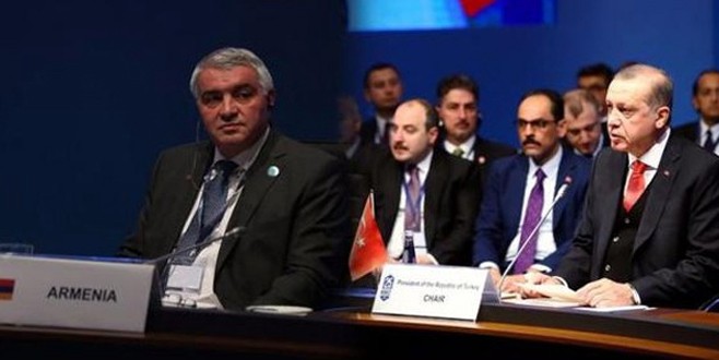 Erdoğan Ermeni bakana ayar verdi!