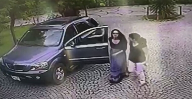 Eylem Toraman çocuğunun bakıcısına saldırdı