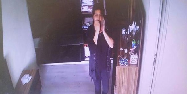 Gizli kamera hırsız komşuyu yakalattı!