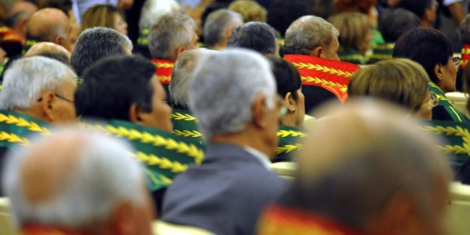 HSYK 107 savcı ve hakimi ihraç etti