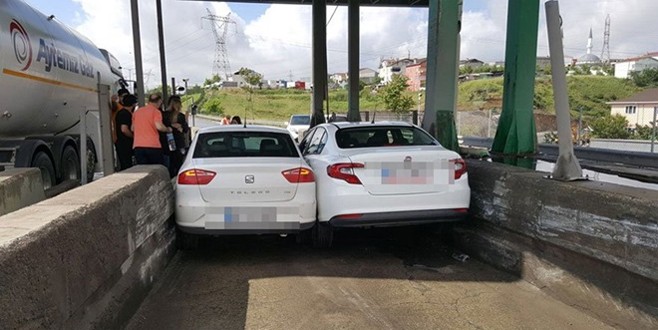 Kartal’da iki inatçı sürücü gişeye sıkıştı!