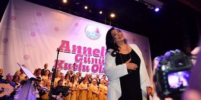 Maltepeli annelere Türkan Şoray sürprizi