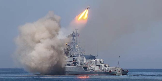 Rusya DEAŞ’ı Akdeniz’den vurdu