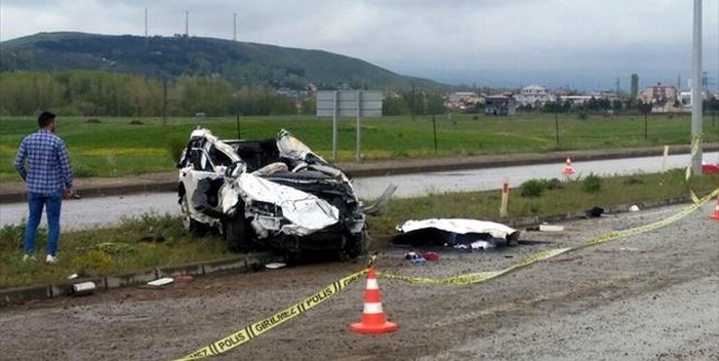 Sivas’ta korkunç kaza; 2 ölü