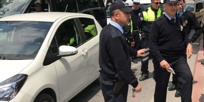 Trafik magandası hamile doktoru vurdu!