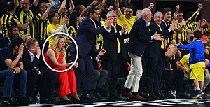 Türkiye Aziz Yıldırım’ın yanındaki Ilona Korstin’i konuşuyor