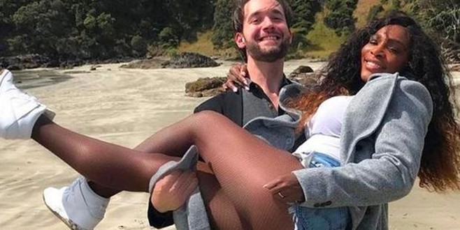 6 Aylık hamile Serana Williams çırılçıplak!