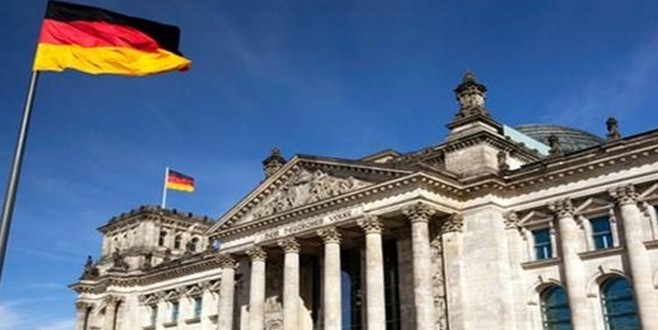 Almanya 18 yaş altı evlilikleri yasakladı