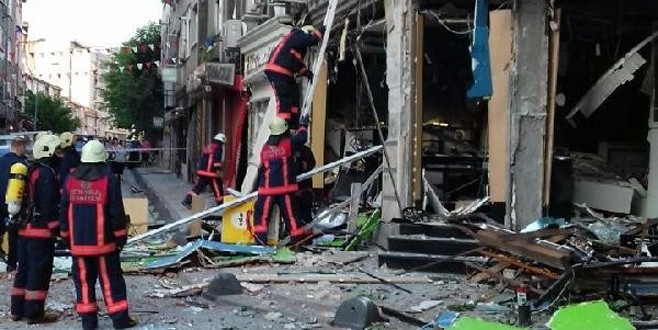 Bakırköy’de patlama; ortalık savaş alanına döndü!