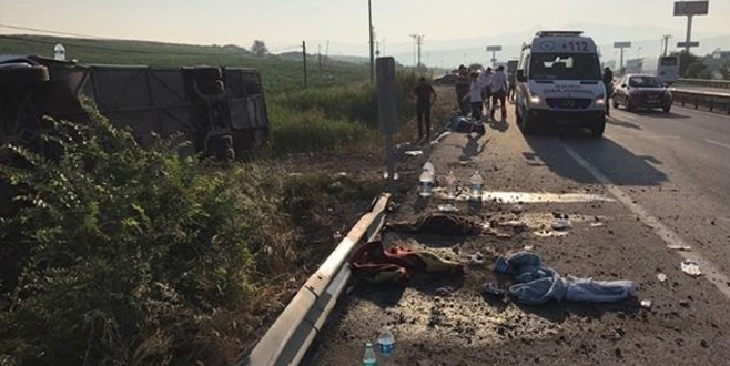 Balıkesir’de yolcu otobüsü devrildi: 1 ölü 47 yaralı
