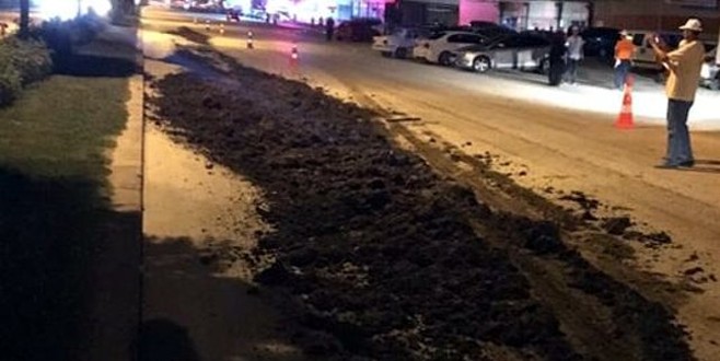 CHP’nin kampına tezek döken şöför yakalandı