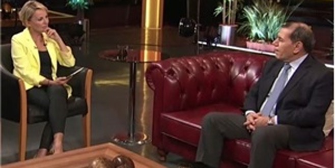 Dursun Özbek’ten spikere fırça!