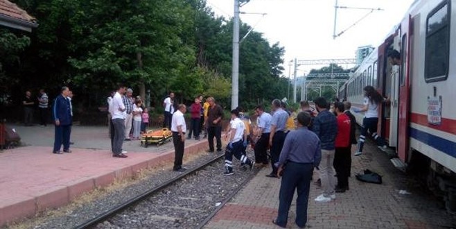 Hamile yolcu trende doğum yaptı