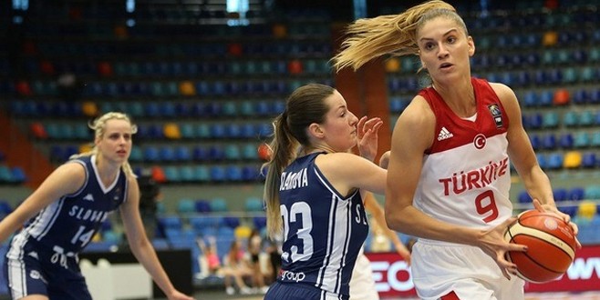 Potanın Perileri galibiyetle başladı