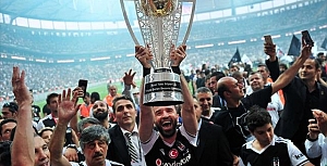 Şampiyon Beşiktaş kupasına kavuştu