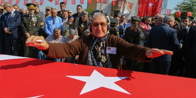 Şehit annesi yürek dağladı! Oğlum kokun geliyor