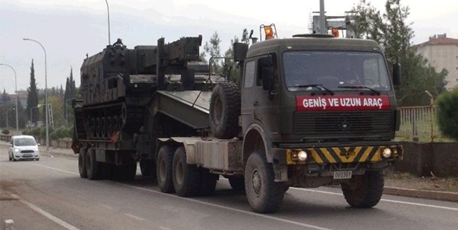 Suriye sınırına obüs sevkiyatı