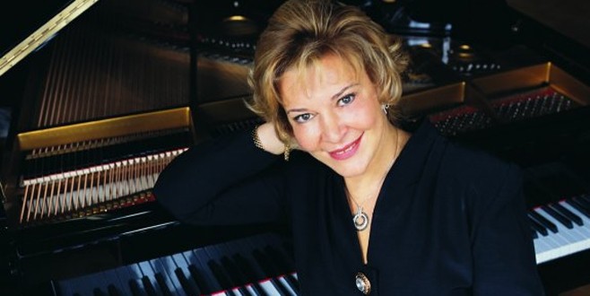 Gülsin Onay’dan engelli çocuklar için resital