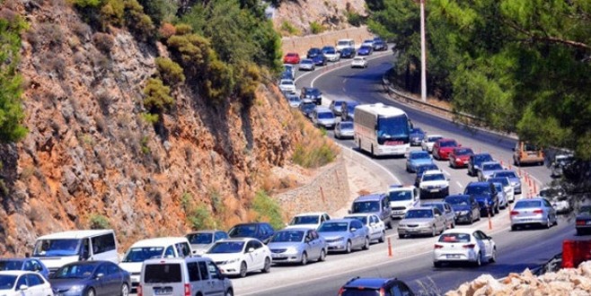 Vatandaşlar yollara akın etti!