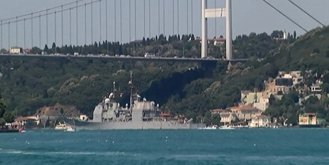 ABD savaş gemisi İstanbul Boğazı’ndan geçti