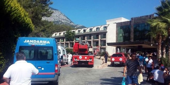 Antalya’da lüks otelde yangın!