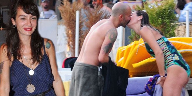 Birce Akalay öpmeye doyamadı!