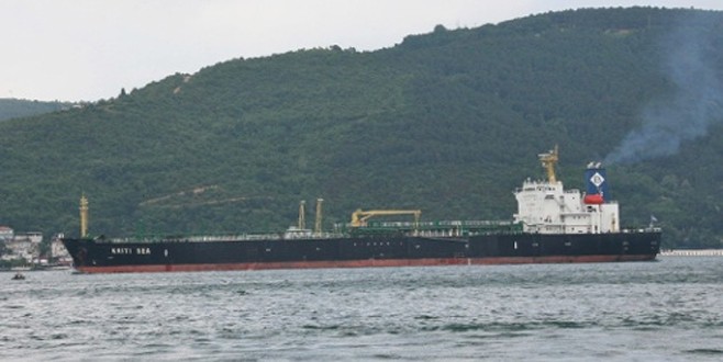 Çanakkale boğazında gemi karaya oturdu