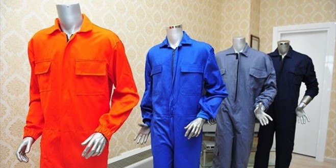 FETÖ’cüler için tulum tasarladı