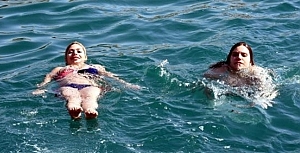 İranlı turistlerden tekne partisi!