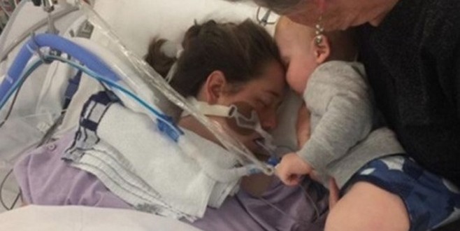 Ölmeden önce anneye son öpücük