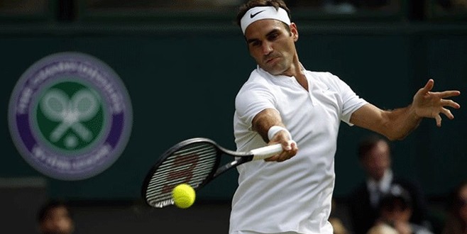 Roger Federer rekora imza attı