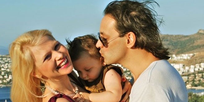 Seçkin Piriler’e eski eşden jest