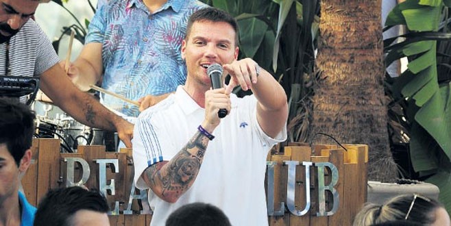 Sinan Akçıl’dan ‘Adriana Lima’ esprisi