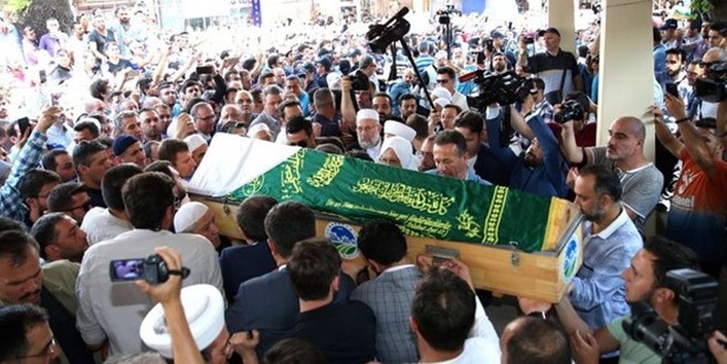 Suriyeli anne ve bebeği toprağa verildi