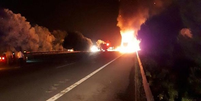 TEM Otoyolu’nda TIR yandı: 2 kişi öldü
