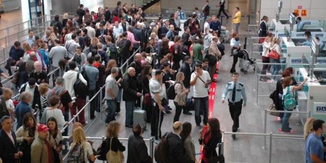 Uçağı rötar yapana 300 Euro