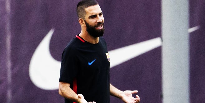Arda Turan Barcelona’ya resti çekti