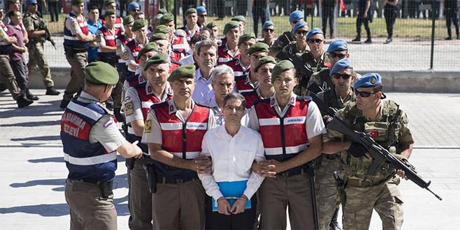 FETÖ’cülerin giyeceği ‘tek tip’in rengi belli oldu!