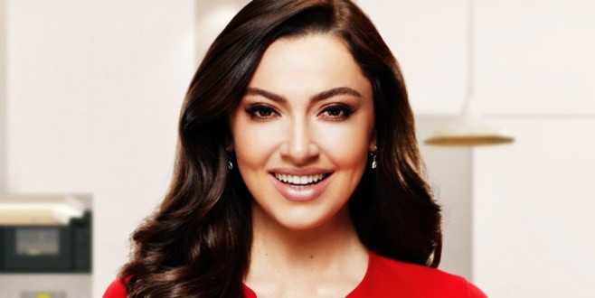 Hadise bikinili paylaşım yaptı, beğen butonu çöktü