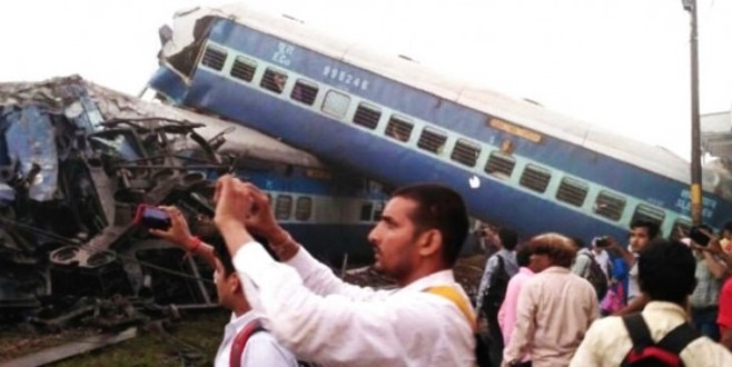 Hindistan’da tren faciası: 20 ölü!