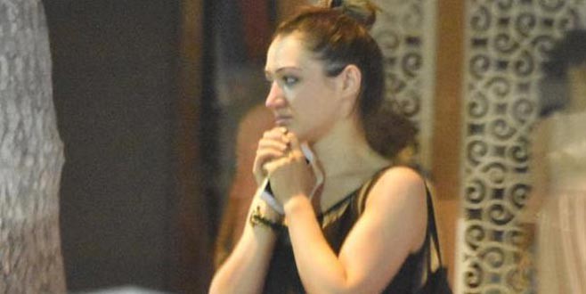 Hırsızlarla mağazada uzun süre kalan kız şoka girdi