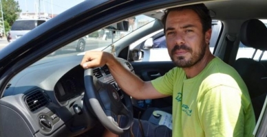 Ünlü oyuncuya yumruklu saldırı