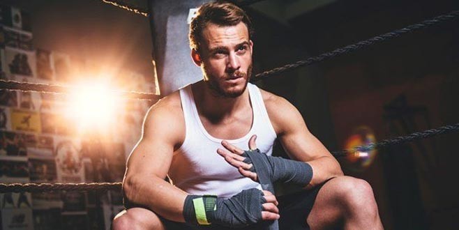 Kerem Bürsin: Dışarıdan göründüğü gibi değil